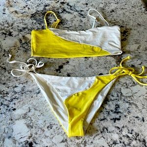 Lspace bikini 2022 size large never worn top and bottom are adjustable
